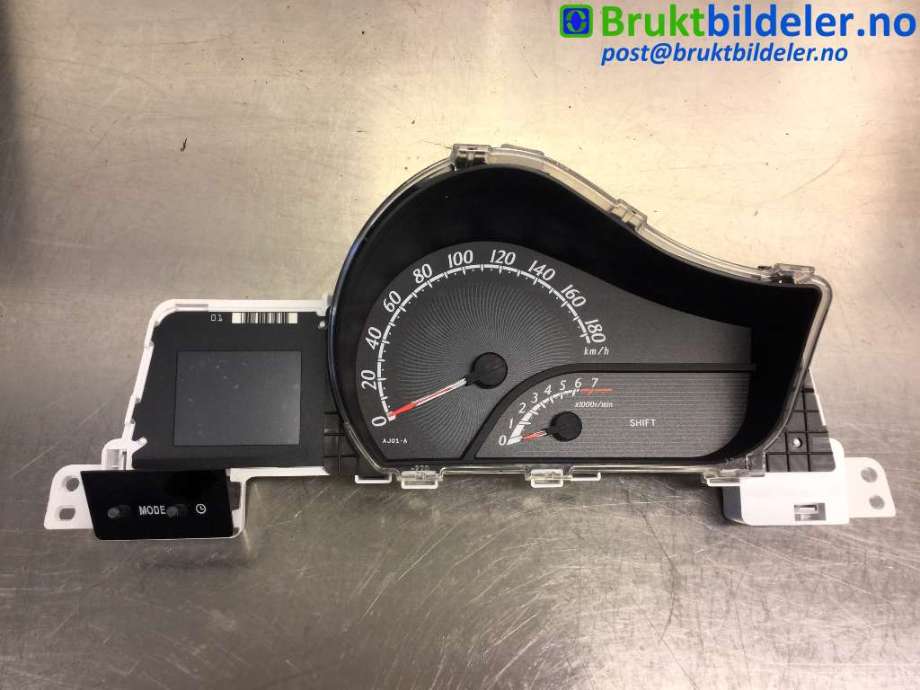 Instrumentpanel til Toyota iQ, 2009-2014  (TOYOTA|83800-47041)