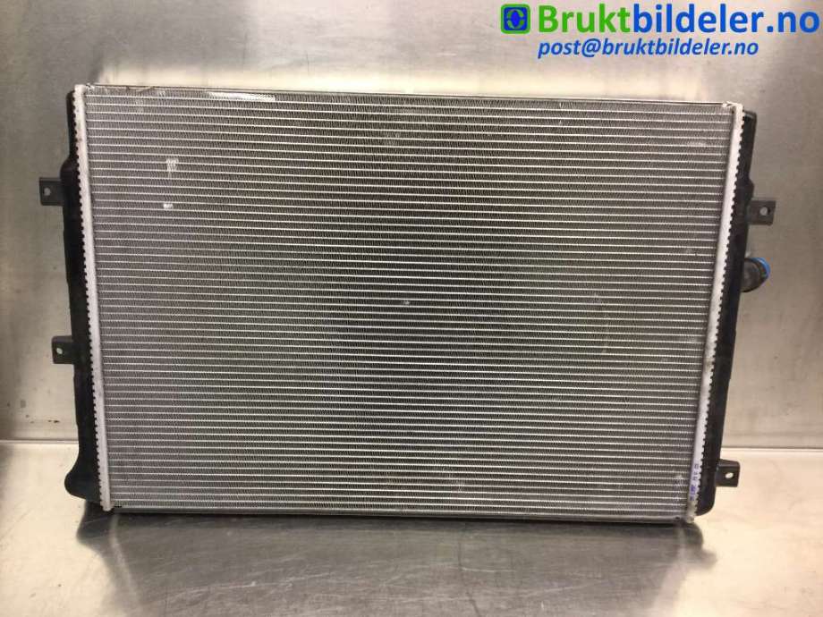 Radiator (manuell gir) til VW Passat 2005-2010 (B6) (B6) (VOLKSWAGEN|1K0 121 251 AB|)