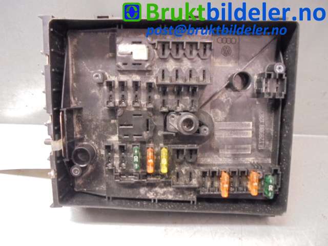 Sikringsboks til VW Touran 2007-2010 (Type I, Fase 2)  (VOLKSWAGEN|1E120908 2853|)