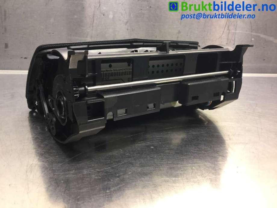 Instrument kjørecomputer til Mercedes C-Klasse 2007-2011 (Fase 1) (W204) (W204) (MERCEDES|A 204 820 42 97||A 204 680 09 31)