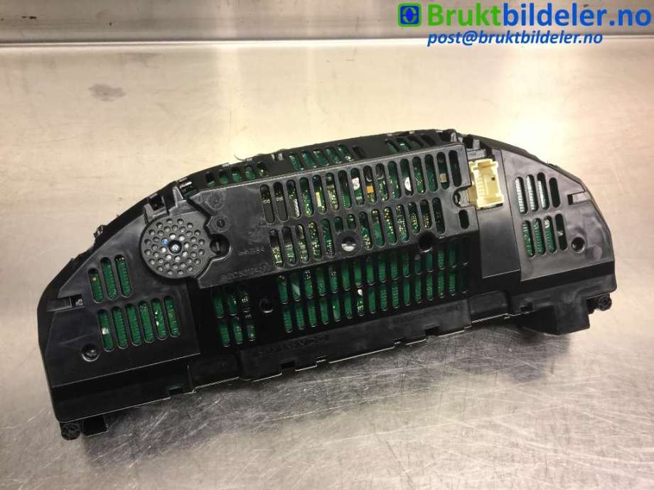 Instrumentpanel til Mercedes C-Klasse 2007-2011 (Fase 1) (W204) (W204) (MERCEDES|A 204 540 44 48|A2C53287161|)