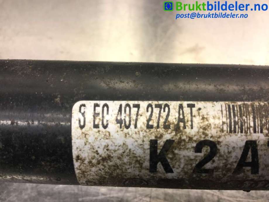 Drivaksel høyre foran til Audi A4 2004-2008 (Type III) (B7) (B7) (AUDI|8E0407272AT|)