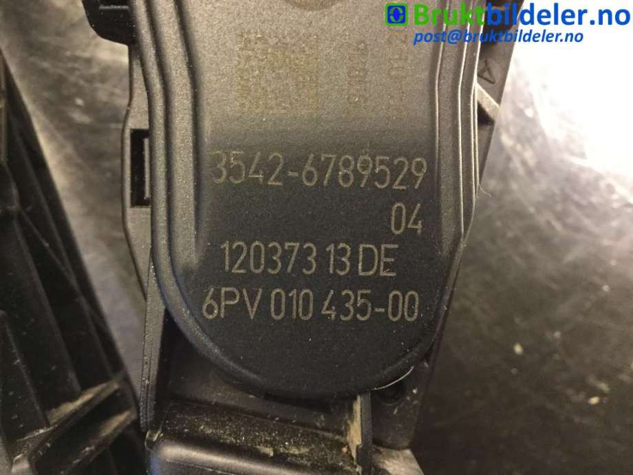 Pedal gass til BMW 1-Serie 2011-2015 (Fase 1) (F20/F21) (F20/F21) (BMW|3542 6 789 529|6PV 010 435-00|)