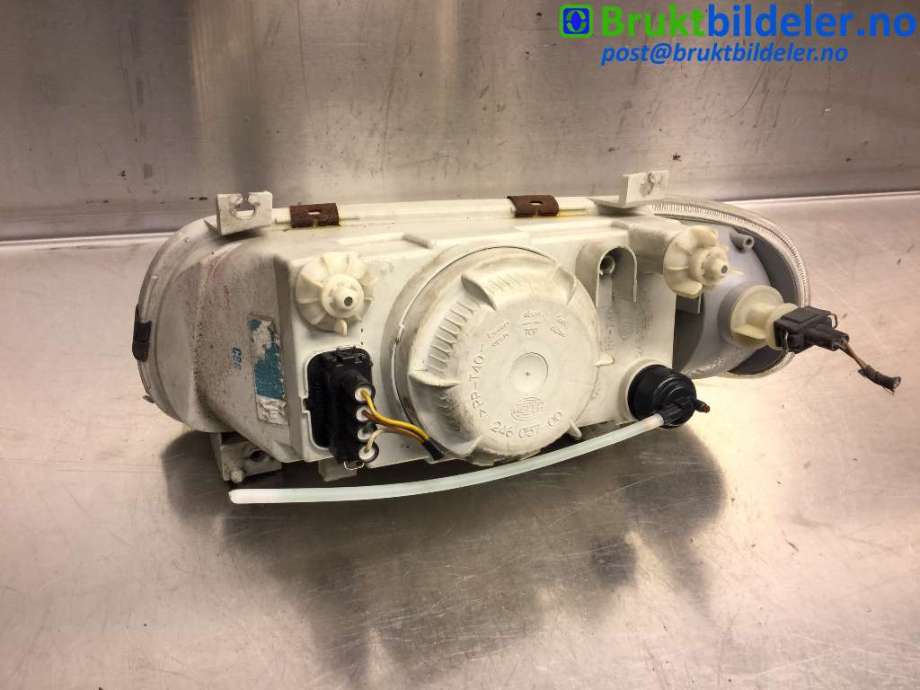 Frontlykt høyre halogen til Škoda Felicia, Pickup 1995-2001 (SKODA||1AF 246 000-02)