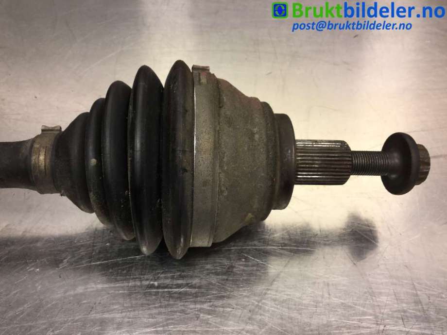 Drivaksel venstre foran til VW Passat 2005-2010 (B6) (B6) (VOLKSWAGEN|1K0 407 271 BJ|)