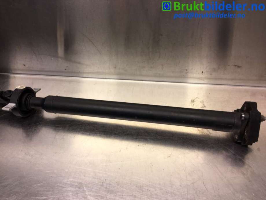 Mellomaksel til BMW 1-Serie 2011-2015 (Fase 1) (F20/F21) (F20/F21) (BMW|26 10 7 624 182|7624182-04|)