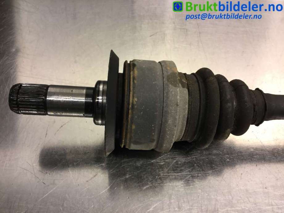 Drivaksel venstre bak til BMW 1-Serie 2011-2015 (Fase 1) (F20/F21) (F20/F21) (BMW|33 20 7 624 205||7 624 205 AI02)