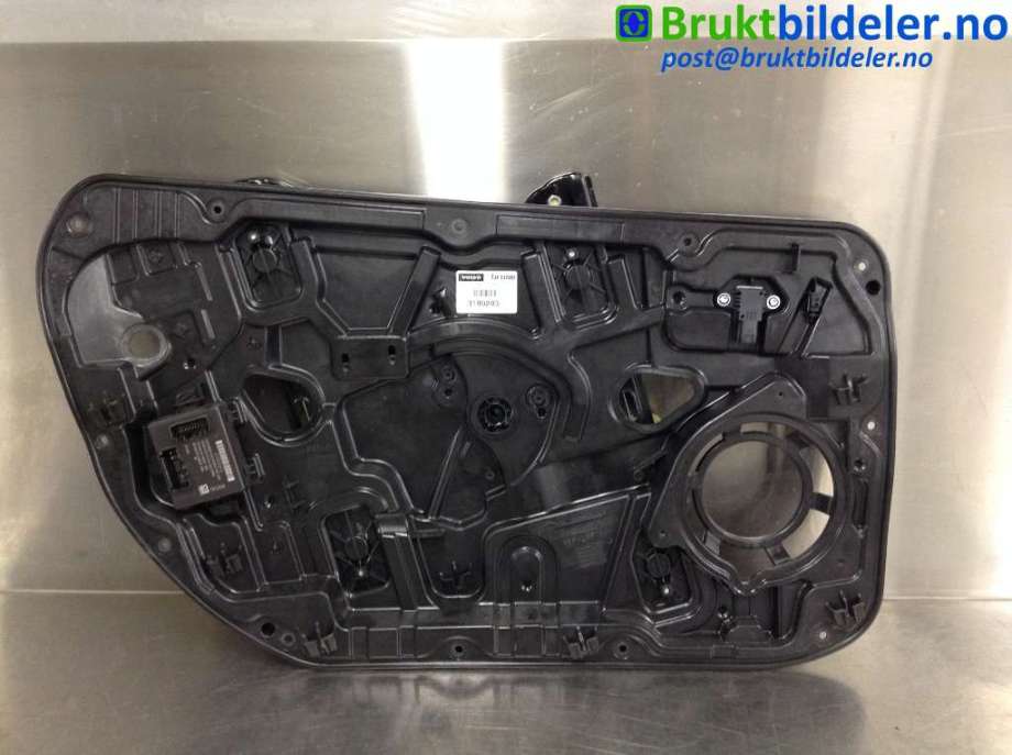 Ruteheis til Volvo V40, 2012-2019  (VOLVO|3180283)