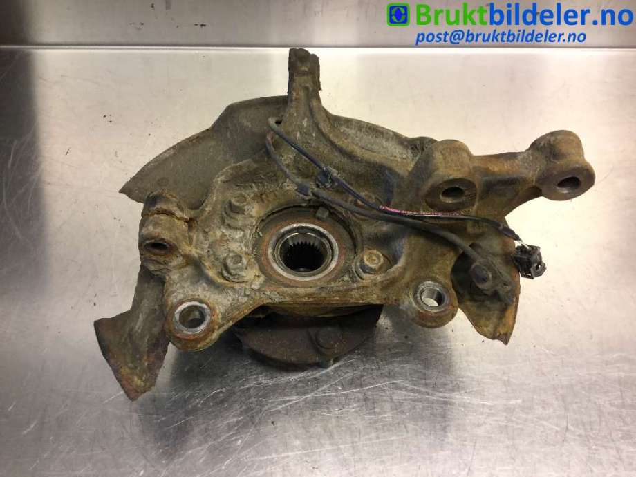 Hjulspindel venstre foran til Mazda 3 2013-2016 (Type III, Fase 1)  (MAZDA|B45A-33-031|)