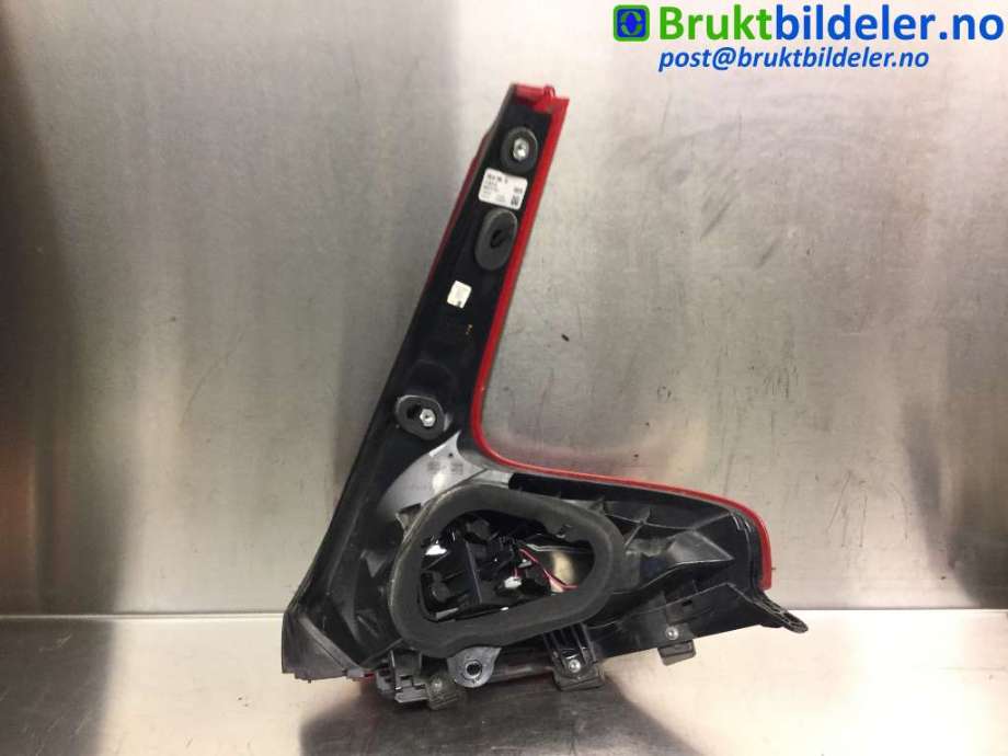 Baklykt venstre til Volvo V40 2012-2019  (VOLVO|31283339|21220101|)