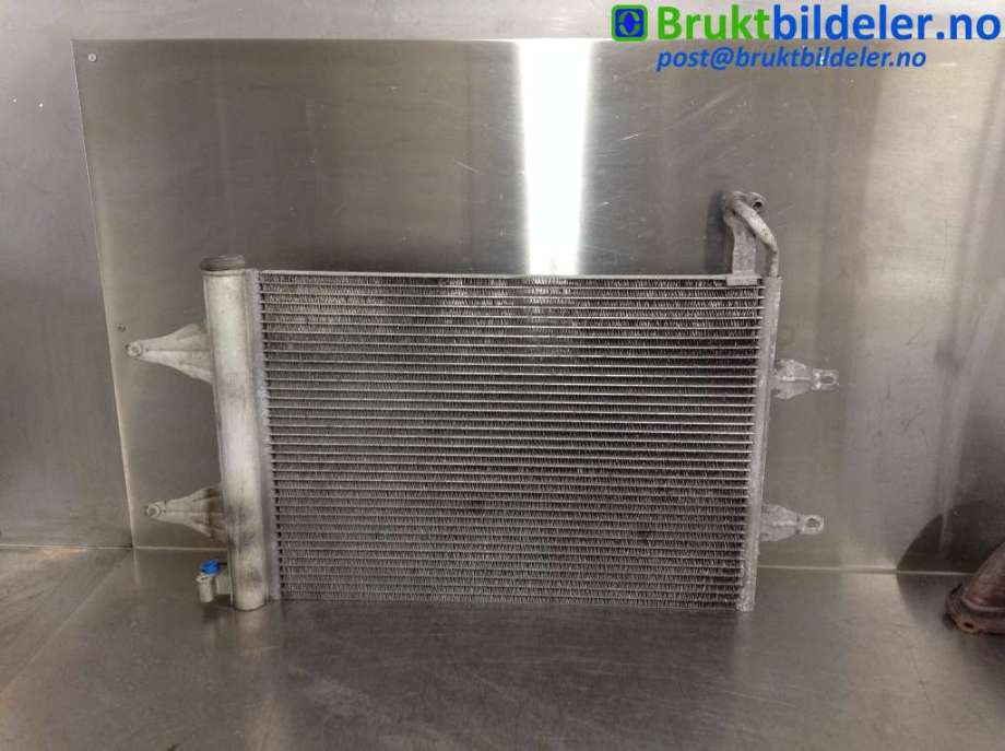 Aircondition radiator til VW Polo 2005-2009 (Type IV, Fase 2)  (VOLKSWAGEN|6Q0820411K|C8290 T8 01|)