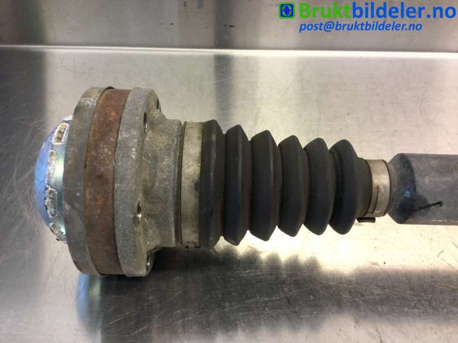 Drivaksel høyre foran til VW Caddy 2010-2015 (Type III, Fase 2)  (VOLKSWAGEN|1K0 407 272 PM|)
