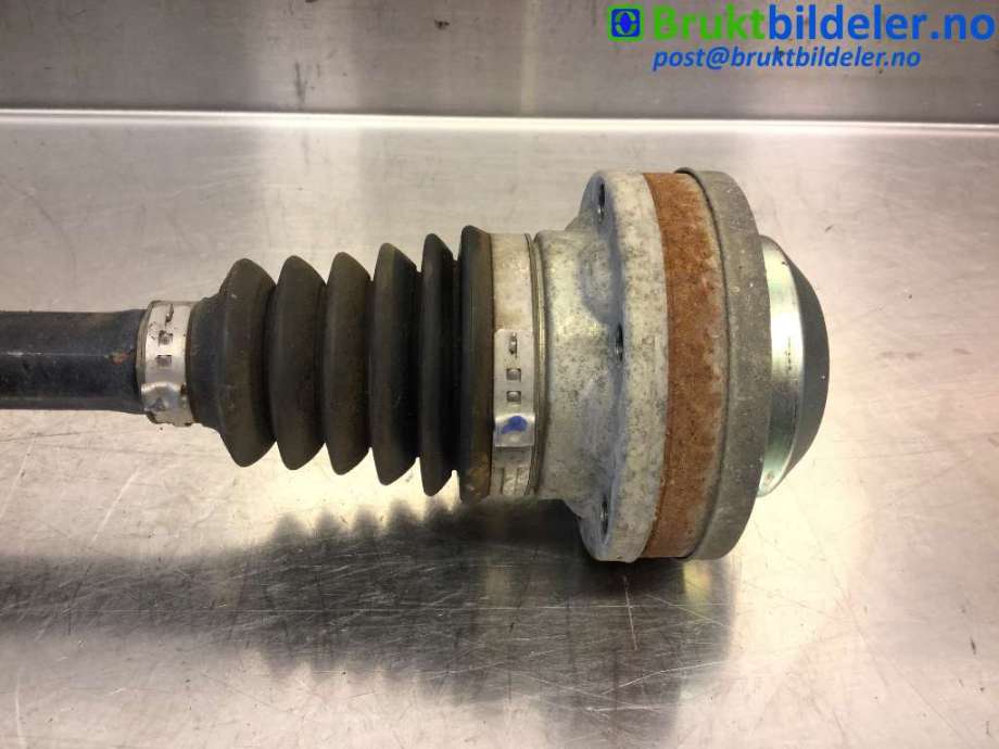 Drivaksel venstre foran til VW Caddy 2010-2015 (Type III, Fase 2)  (VOLKSWAGEN|2K3 407 271 B|)