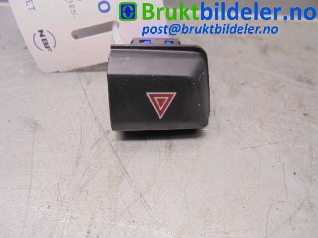 Bryter nødblink til Peugeot 2008, 2013-2019 (Type I)  (PEUGEOT|9675091ZD00 3075)