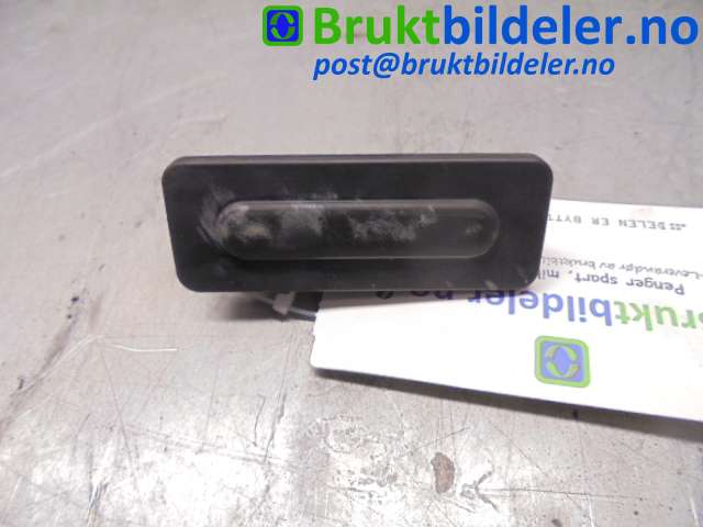 Bryter baklukeåpner til Peugeot 2008, 2013-2019 (Type I)  (PEUGEOT|676028380 03)