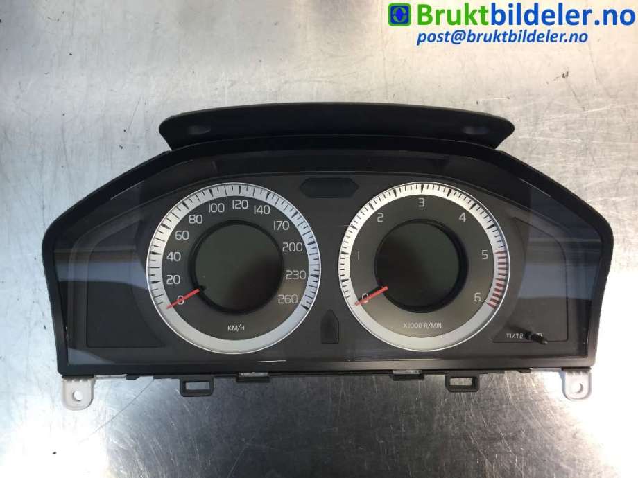 Instrumentpanel til Volvo XC60, 2008-2013 (Type I, Fase 1)  (VOLVO|31270901 AA)