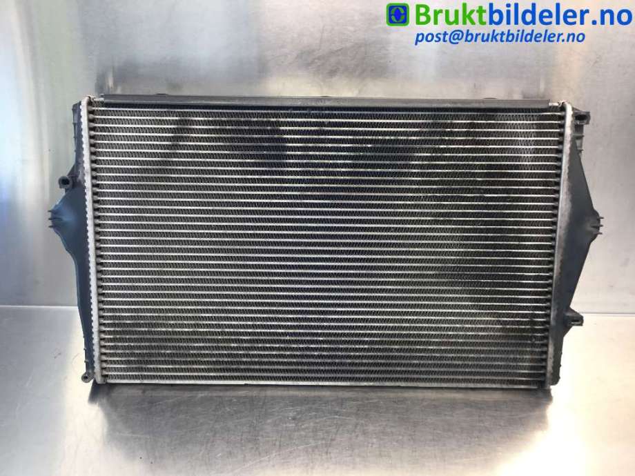 Intercooler til Volvo V70 2000-2004 (Type II, Fase 1)  (VOLVO|30730524|)