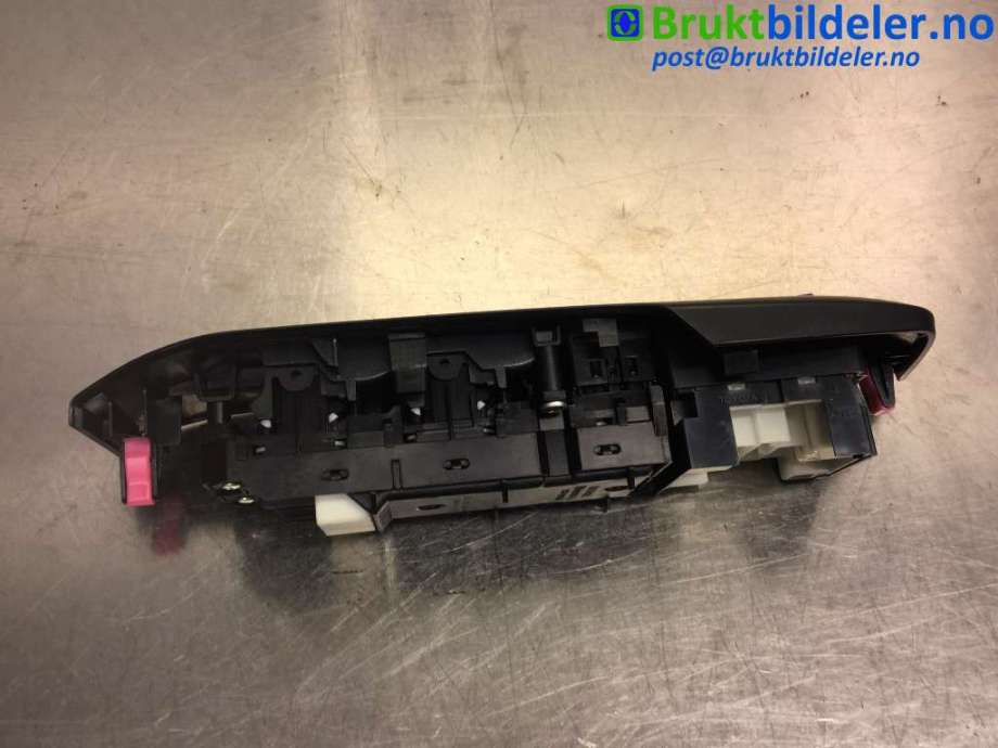 Bryter ruteheis til Lexus NX 2014-2021 (Type I) (AZ10) (AZ10) (LEXUS|84040-78010|)