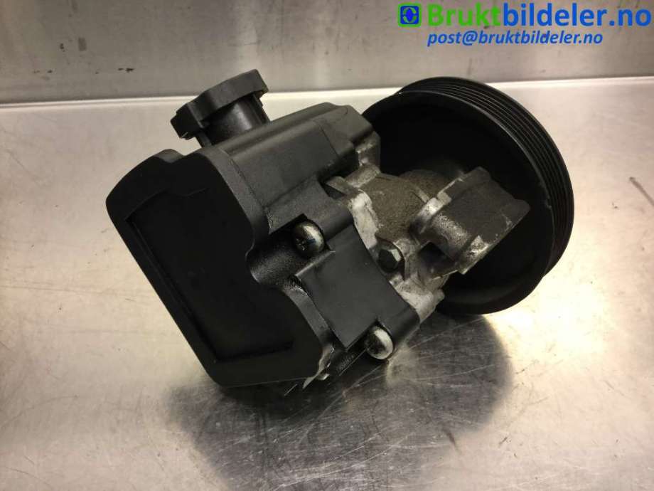 Servo pumpe mekanisk til Mercedes C-Klasse 2007-2011 (Fase 1) (W204) (W204) (MERCEDES|A 004 466 70 01|)