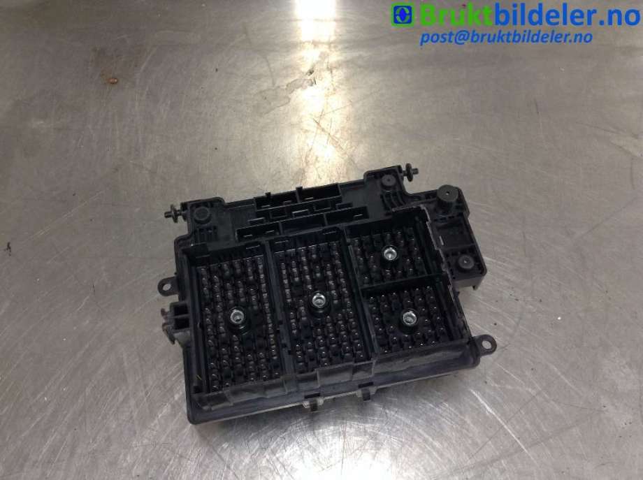 Sikringsboks til Chevrolet Tahoe 2001-2005 (Type II) (CHEVROLET|15201929-02|)
