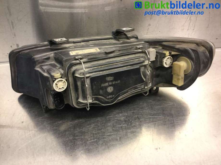 Frontlykt høyre halogen til Seat Toledo 1999-2005 (Type II) (SEAT|1M1 941002D|67742701|)