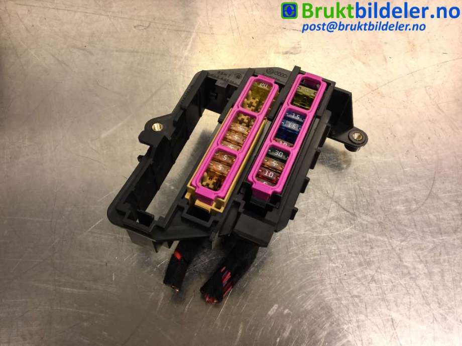 Sikringsboks til Audi A6, 2005-2008 (Type III, Fase 1) (C6) (C6) (AUDI|4F1 971 845 A)