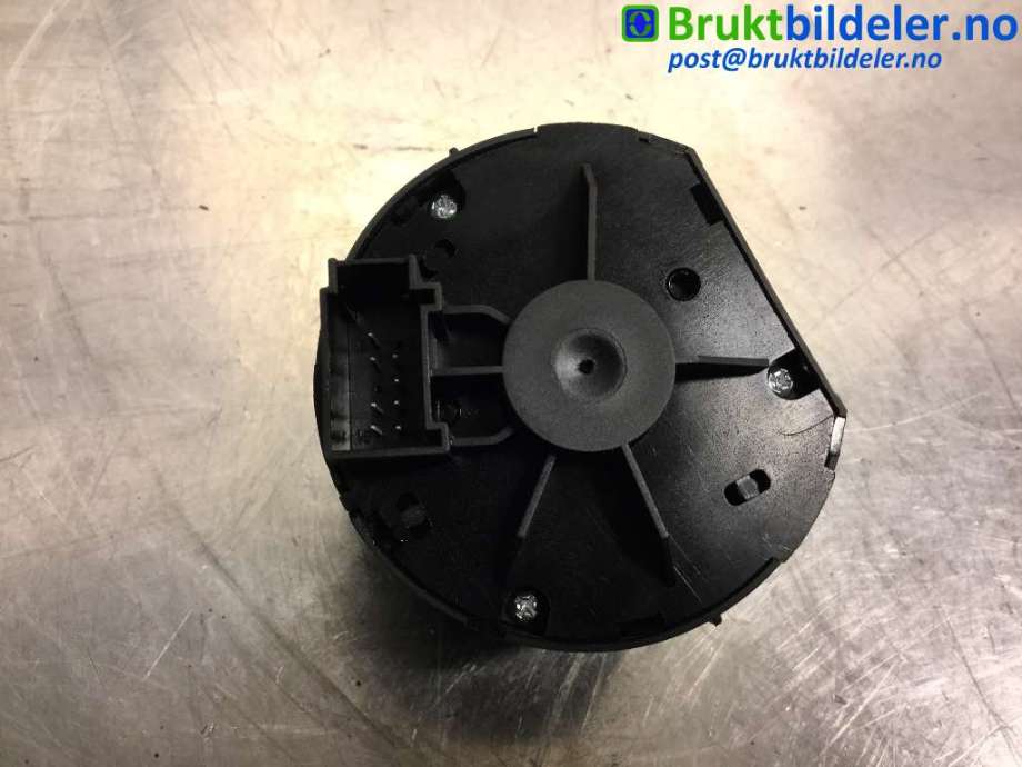 Bryter lys til Audi A6 2005-2008 (Type III, Fase 1) (C6) (C6) (AUDI|4F1 941 531 D|)