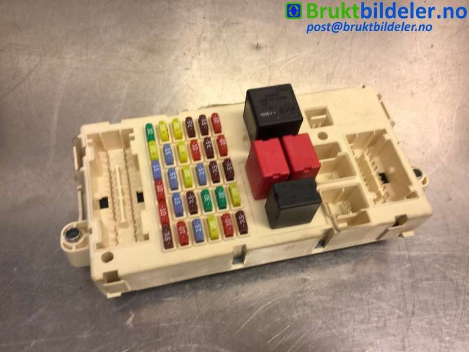 Sikringsboks til Alfa Romeo GT, 2004-2010  (ALFA ROMEO|50506304)