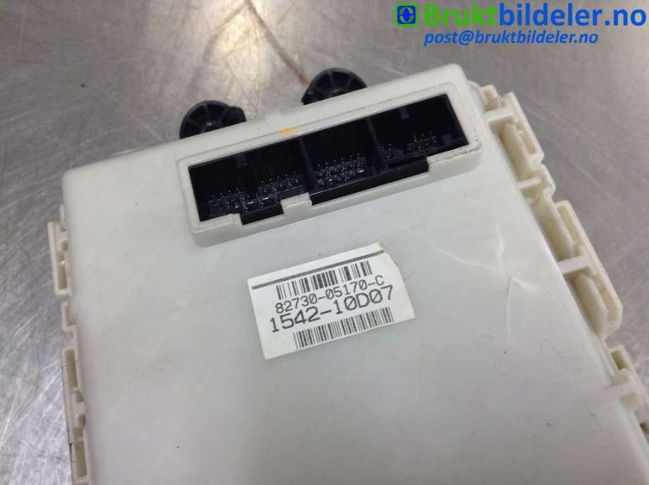 Sikringsboks til Toyota Avensis 2009-2015 (Type III, Fase 1)  (TOYOTA|82730-05170-C|1542-10D07|)