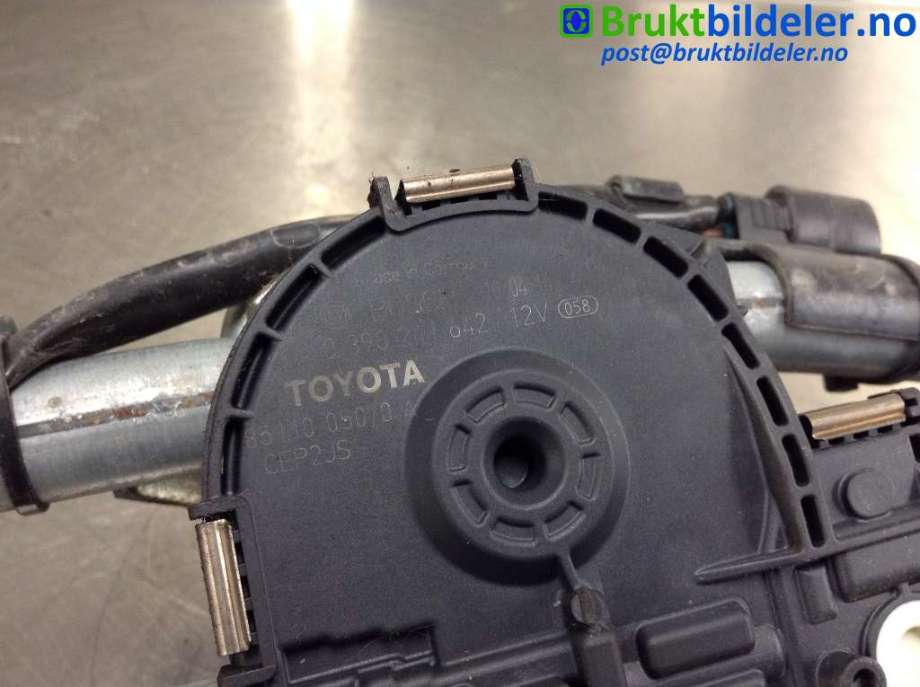 Viskermotor frontrute til Toyota Avensis 2009-2015 (Type III, Fase 1)  (TOYOTA|85110-05070|0 390 241 642|)