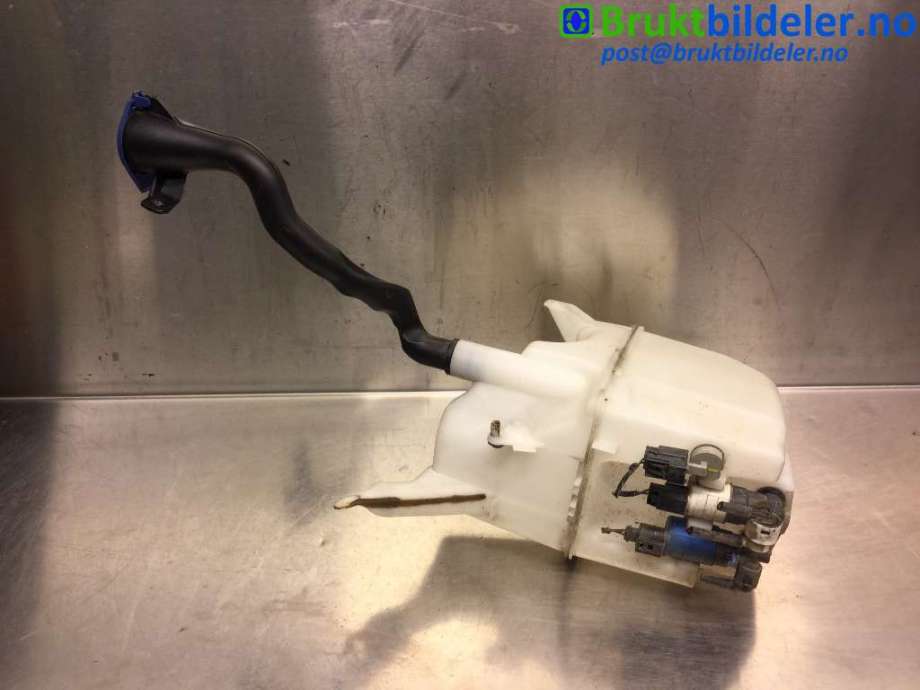 Spylertank til Volvo V60 2010-2013 (Type I, Fase 1)  (VOLVO|31253218|)