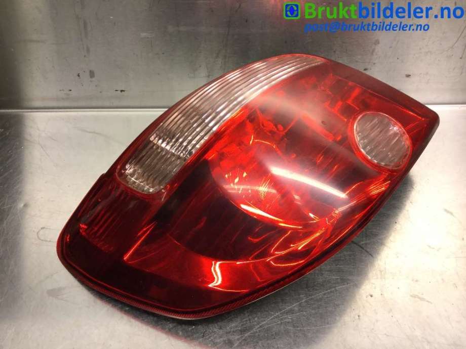 Baklykt venstre til Mitsubishi Outlander 2003-2006 (Type I)  (MITSUBISHI|)