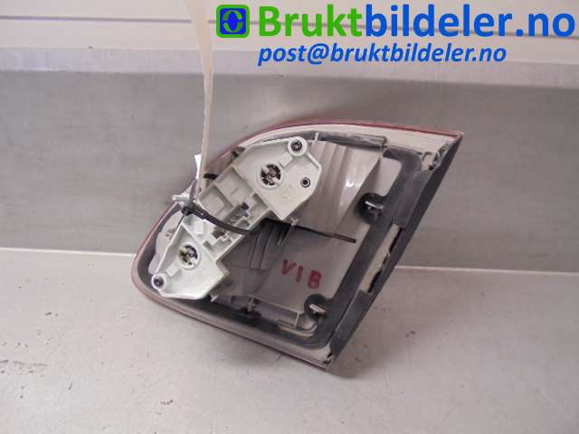 Baklykt venstre indre til Mercedes E-Klasse 2002-2006 (Fase 1) (W211) (W211) (MERCEDES|A 211 820 13 64|)