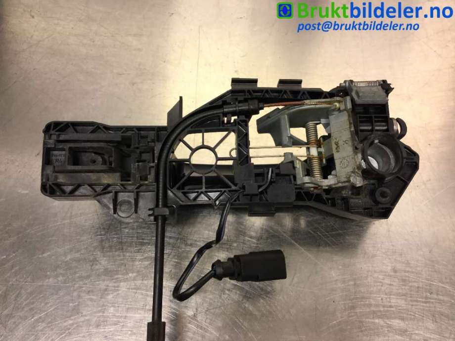 Dørhåndtak utv høyre foran til VW CC 2008-2012 (PASSAT CC) (PASSAT CC) (VOLKSWAGEN|3C8 839 886|)
