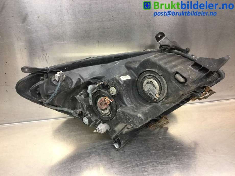 Frontlykt venstre halogen til Toyota Verso 2004-2009 (Type II)  (TOYOTA|81170-0F060|)