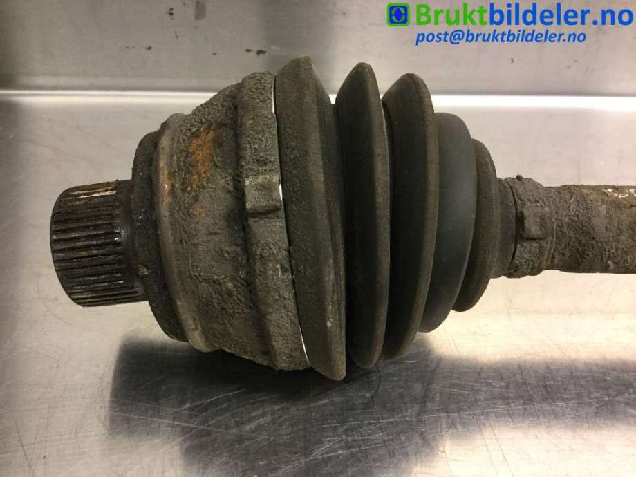 Drivaksel høyre foran til Audi A4 2007-2014 (Type IV) (B8) (B8) (AUDI|8K0 407 271 Q|)