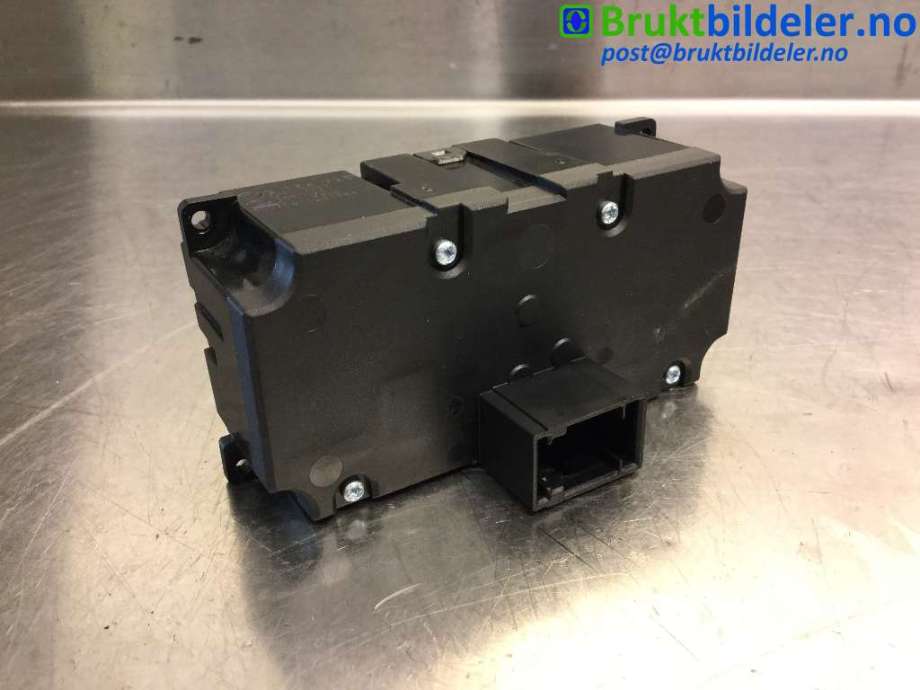 Bryter lys til BMW X5 2007-2013 (E70) (E70) (BMW|9 134 726|33610201|)