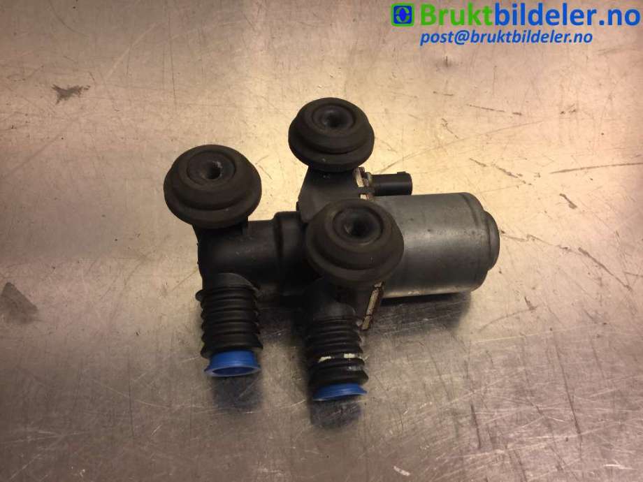 Diverse deler til BMW X3 2003-2006 (Fase 1) (E83) (E83) (BMW|6411 8 369 805|1 147 412 144|)
