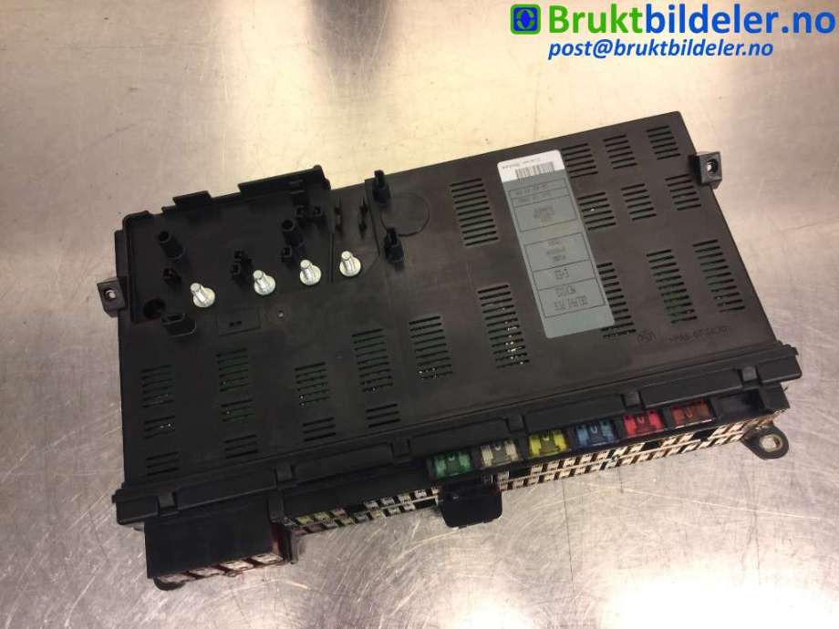 Sikringsboks til BMW X5 2000-2006 (E53) (E53) (BMW|6113 8 384 525|)