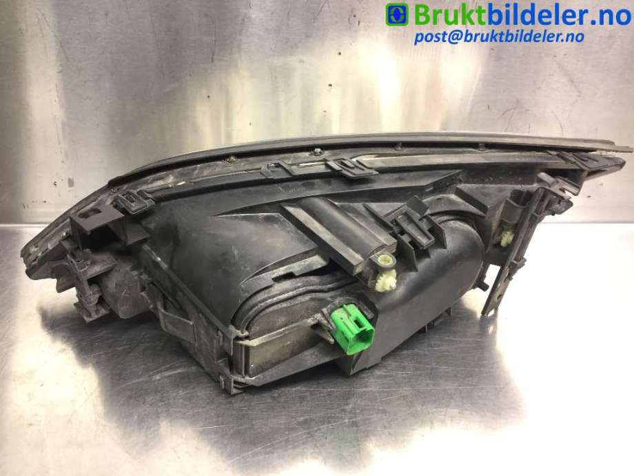 Frontlykt høyre halogen til Ford Mondeo 2001-2007 (Type III) (FORD|1S71-13005-AL|0 301 174 202|)