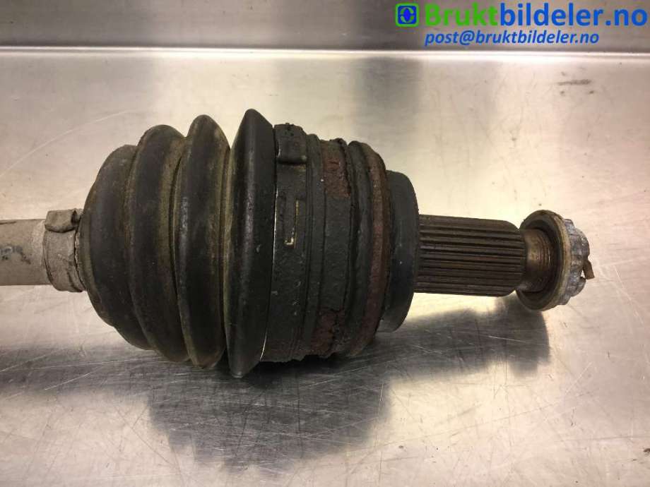 Drivaksel høyre foran til BMW X3 2003-2006 (Fase 1) (E83) (E83) (BMW|7 524 046|)