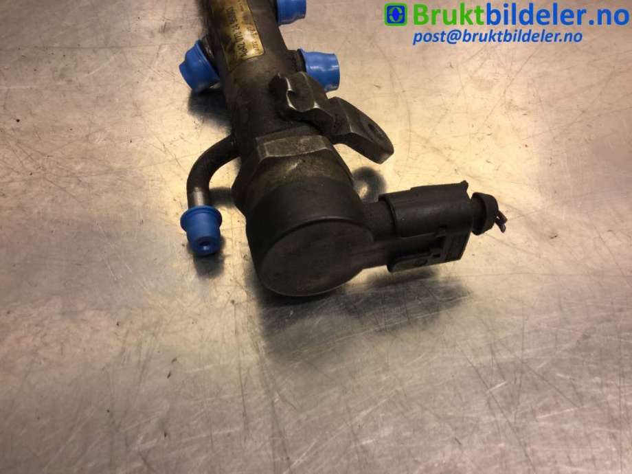 Dyseskinne (fuelrail) til Mercedes Sprinter 2006-2013 (Fase 1) (906) (906) (MERCEDES|A 642 070 24 95/003|)