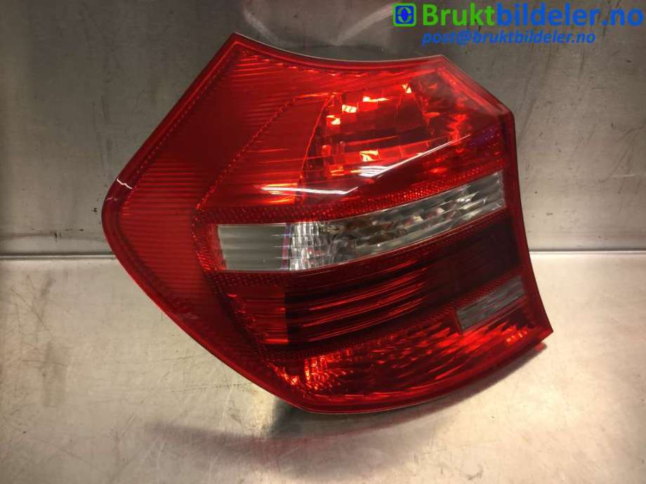 Baklykt venstre til BMW 1-Serie 2004-2011 (E81/E82/E87/E88) (E81/E82/E87/E88) (BMW|7 181 297-07|301 539 0000|)