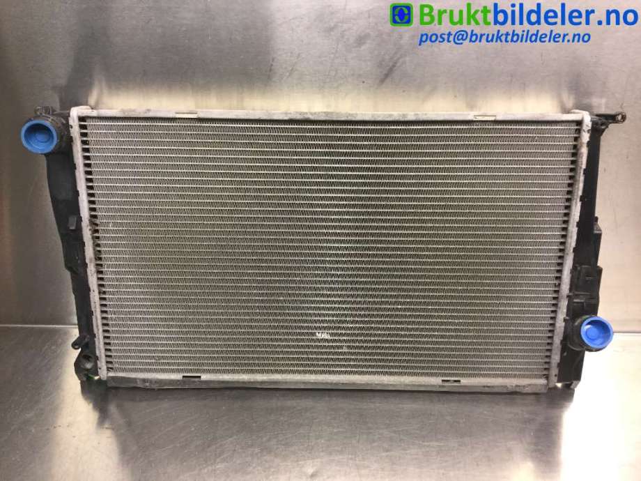 Radiator (manuell gir) til BMW 1-Serie 2004-2011 (E81/E82/E87/E88) (E81/E82/E87/E88) (BMW|17 11 7788903-07|3764678-3144Z015|781025802)