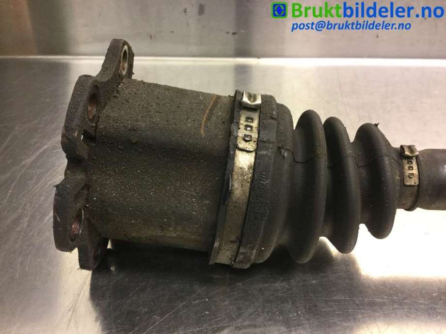 Drivaksel høyre foran til Audi A6, Allroad 2006-2008 (Type II, Fase 1) (C6) (C6) (AUDI|4F0 407 272 J|)