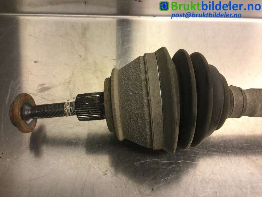 Drivaksel venstre foran til Audi A6, Allroad 2006-2008 (Type II, Fase 1) (C6) (C6) (AUDI|4F0 407 271 J|)