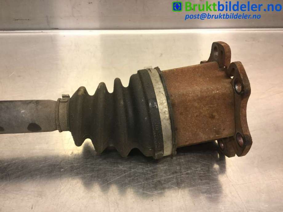 Drivaksel venstre foran til Audi A6, Allroad 2006-2008 (Type II, Fase 1) (C6) (C6) (AUDI|4F0 407 271 J|)