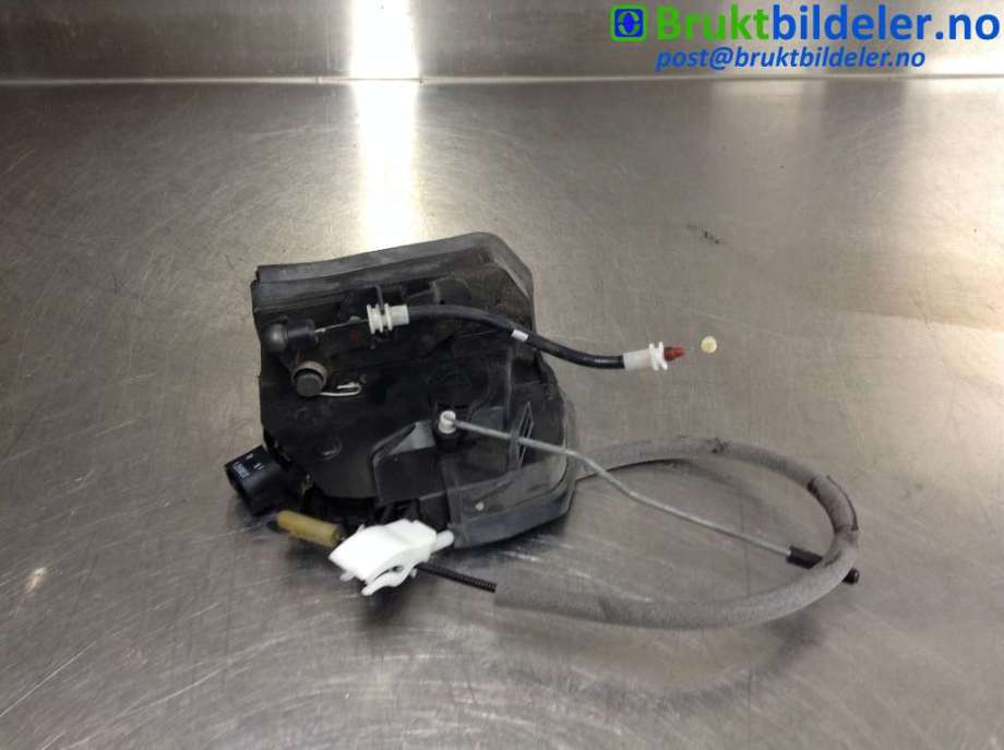 Låsekasse høyre bak til BMW X5, 2000-2006 (E53) (E53) (BMW|8402602)