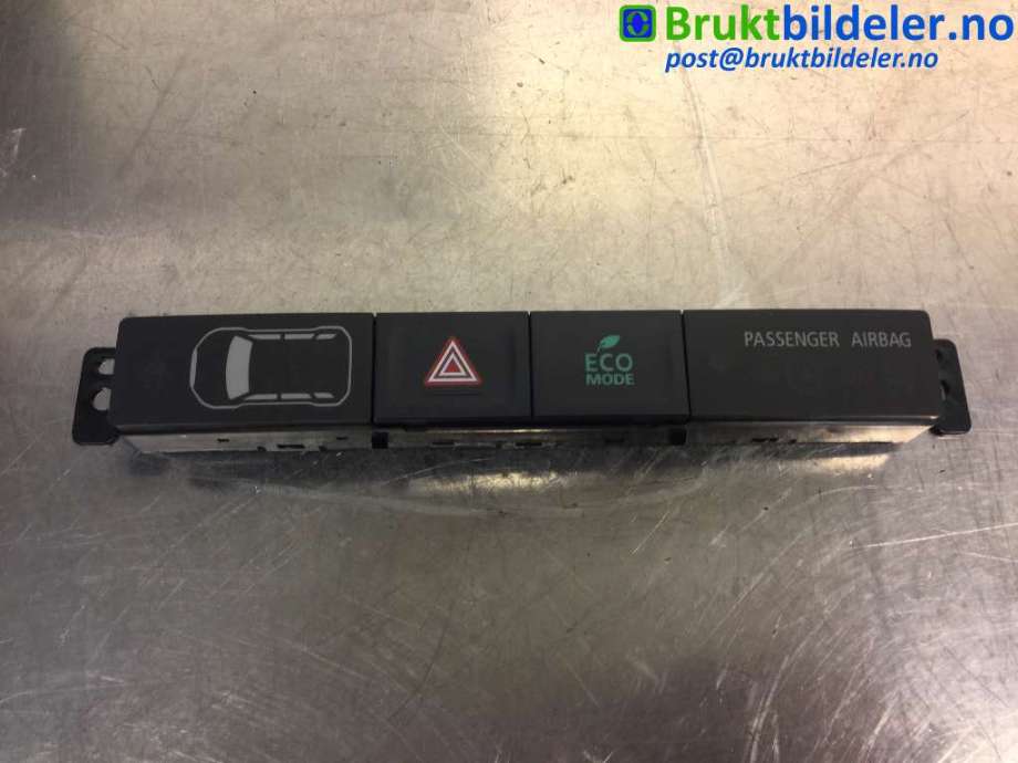 Bryter nødblink til Mitsubishi Outlander, 2012-2015 (Type III, Fase 1)  (MITSUBISHI|8002B409)
