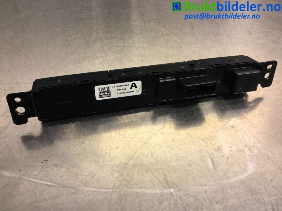 Bryter nødblink til Mitsubishi Outlander 2012-2015 (Type III, Fase 1)  (MITSUBISHI|8002B409|)